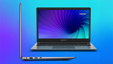 Geöffneter von vorn gezeigtes Laptop mit lebendigem Bildschirm, der ein violett-blaues Wirbeldesign zeigt. Zum Vergleich wird das selbe Laptop von der Seite gezeigt. Beide sind vor einem blauen Hintergrund mit Farbverlauf.